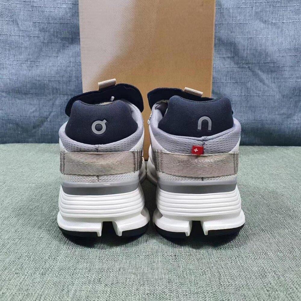 Lightweight Women's Running Shoes - Picture 3 of 6